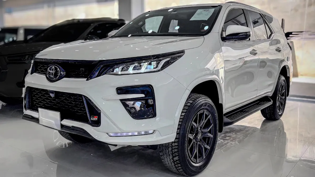 Toyota Fortuner GR-S